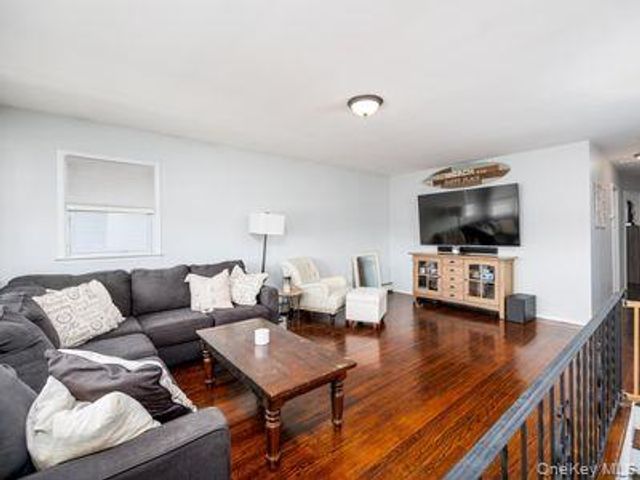 825 E Park Avenue, Long Beach, NY 11561
