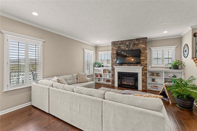 307 Regent Court, Mcdonald, PA 15057