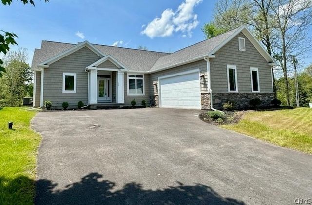 137 Edwards Falls Lane, Manlius, NY 13104