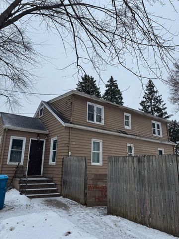 556 W Broadway Avenue, Forest Lake, MN 55025