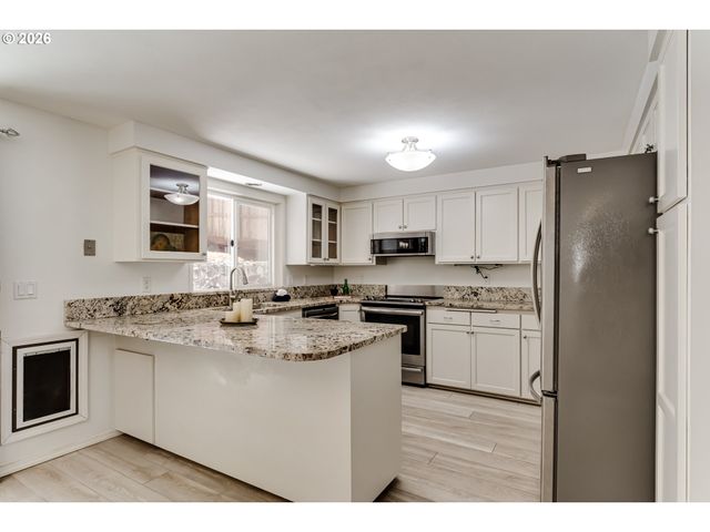 88119 TIKI Ln, Springfield, OR 97478