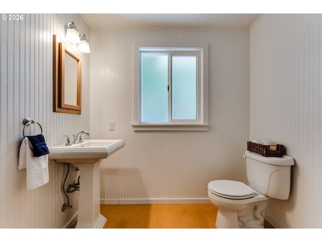 88119 TIKI Ln, Springfield, OR 97478
