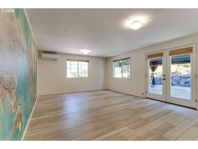 88119 TIKI Ln, Springfield, OR 97478
