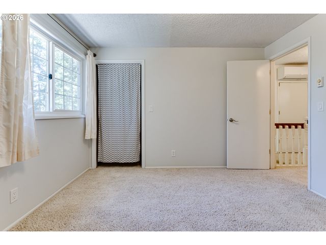 88119 TIKI Ln, Springfield, OR 97478