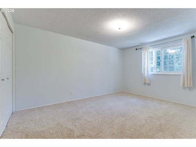 88119 TIKI Ln, Springfield, OR 97478