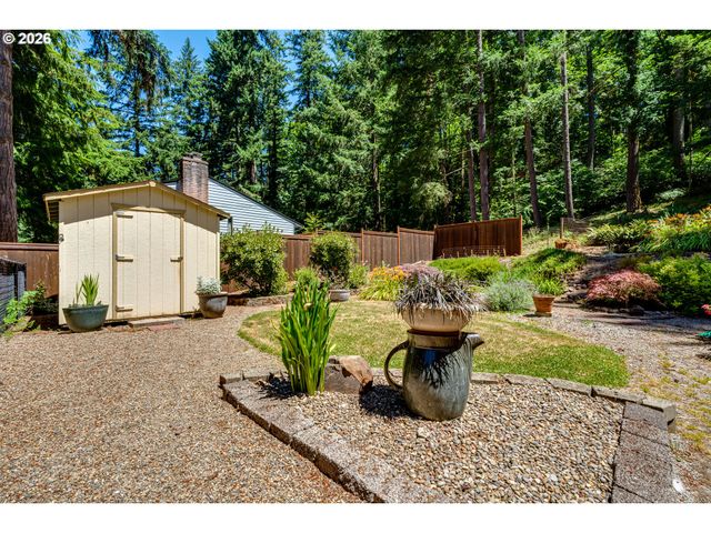 88119 TIKI Ln, Springfield, OR 97478