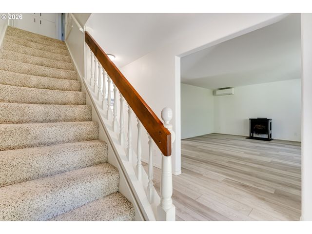 88119 TIKI Ln, Springfield, OR 97478