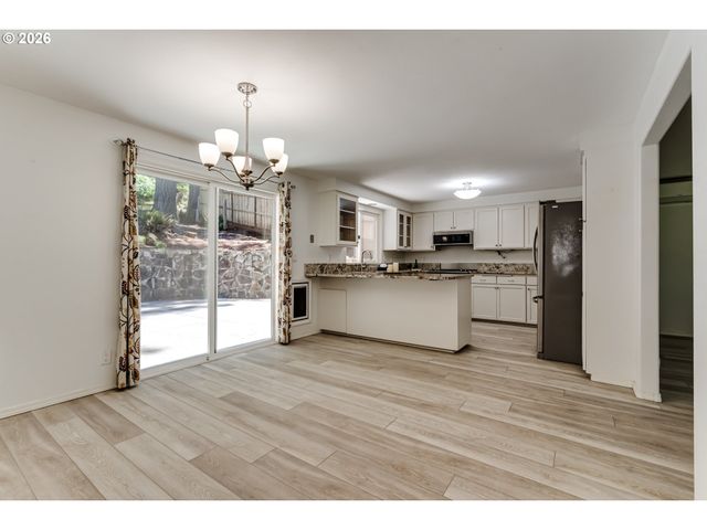88119 TIKI Ln, Springfield, OR 97478