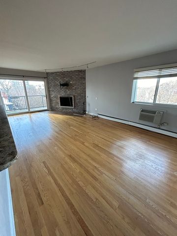 401 W Webster Avenue 502, Chicago, IL 60614