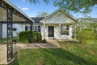 2739 Oxford Hall Ave, Murfreesboro, TN 37128