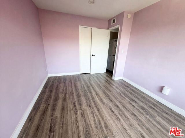 7300 Corbin Avenue M, Reseda, CA 91335