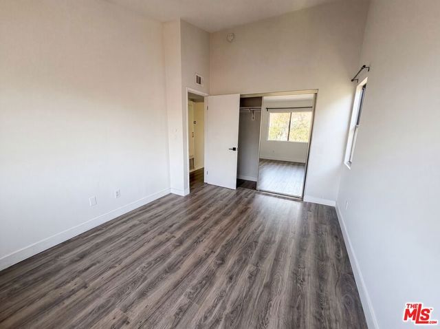 7300 Corbin Avenue M, Reseda, CA 91335