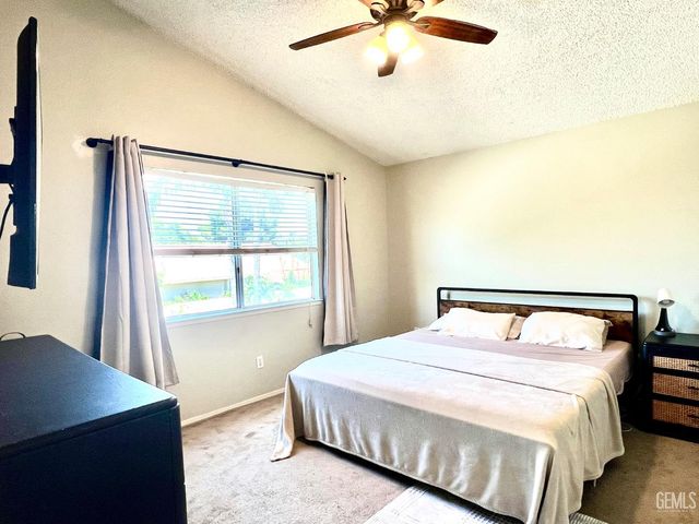 14016 Las Entradas, Bakersfield, CA 93314