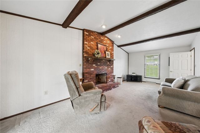 952 Murphy Dr, Canton Twp, PA 15301
