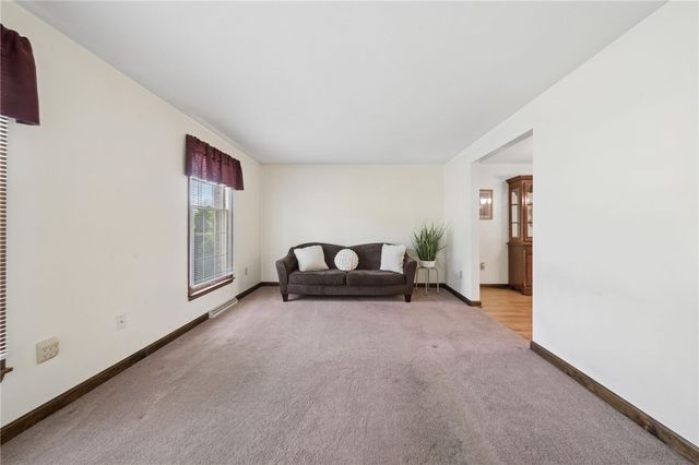 952 Murphy Dr, Canton Twp, PA 15301