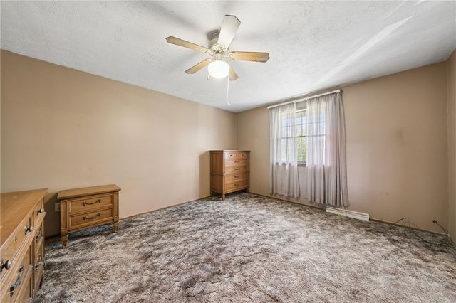 952 Murphy Dr, Canton Twp, PA 15301