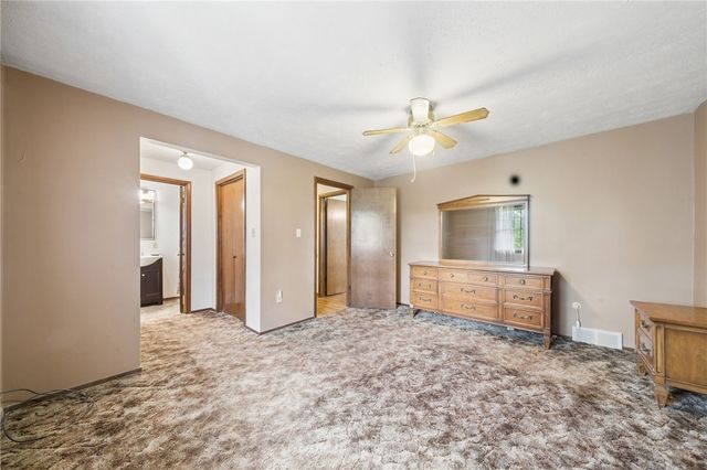 952 Murphy Dr, Canton Twp, PA 15301