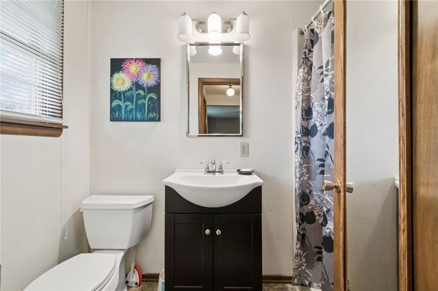952 Murphy Dr, Canton Twp, PA 15301
