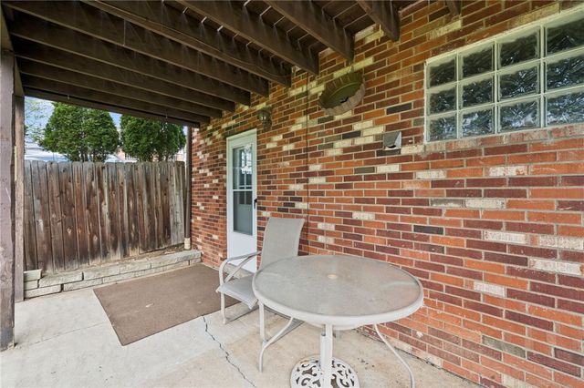 952 Murphy Dr, Canton Twp, PA 15301