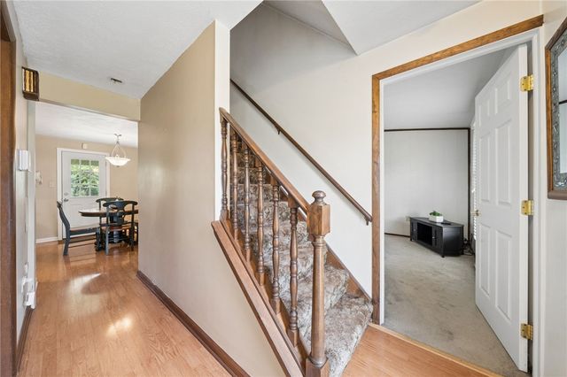 952 Murphy Dr, Canton Twp, PA 15301