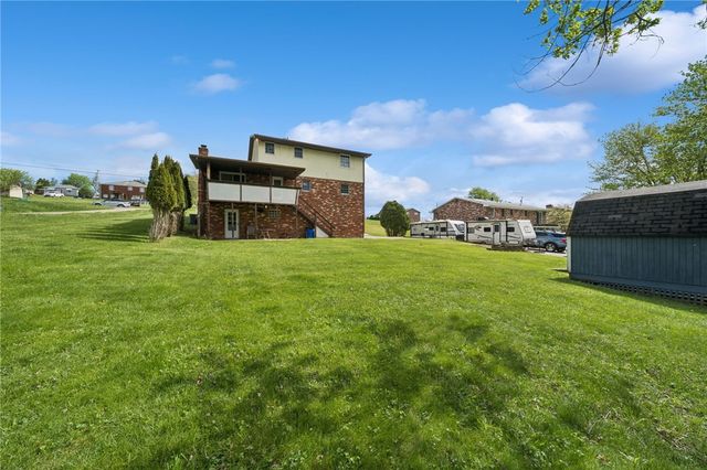 952 Murphy Dr, Canton Twp, PA 15301