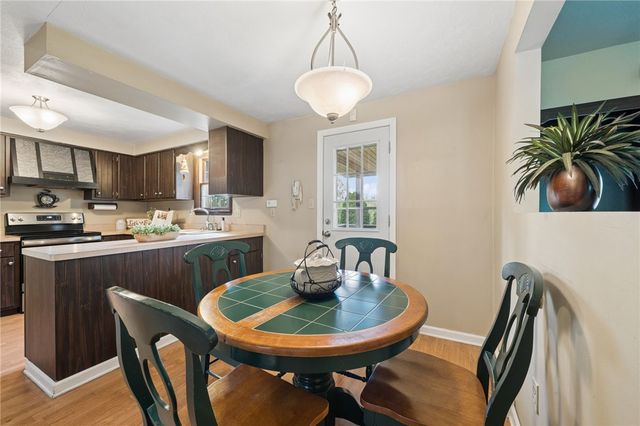 952 Murphy Dr, Canton Twp, PA 15301