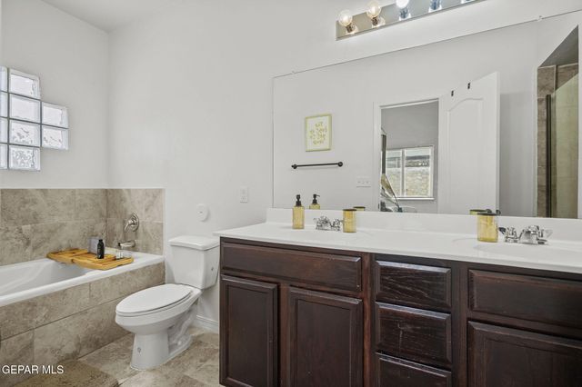 13760 Blackburn Avenue, Horizon City, TX 79928