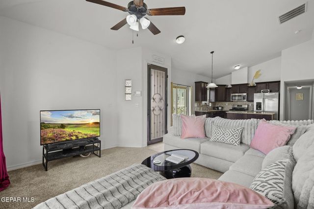13760 Blackburn Avenue, Horizon City, TX 79928
