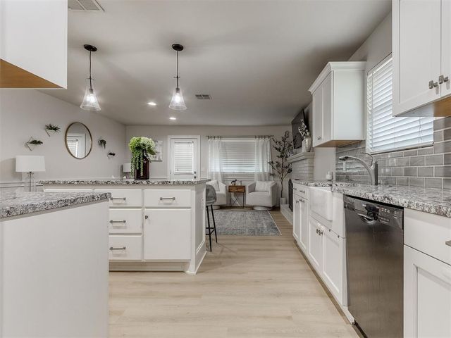 2720 Chaucer Drive, The Village, OK 73120