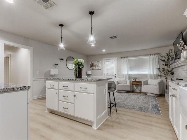 2720 Chaucer Drive, The Village, OK 73120