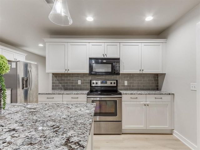 2720 Chaucer Drive, The Village, OK 73120