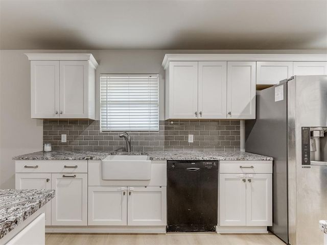 2720 Chaucer Drive, The Village, OK 73120