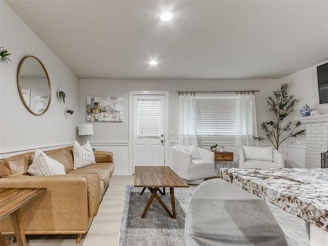 2720 Chaucer Drive, The Village, OK 73120