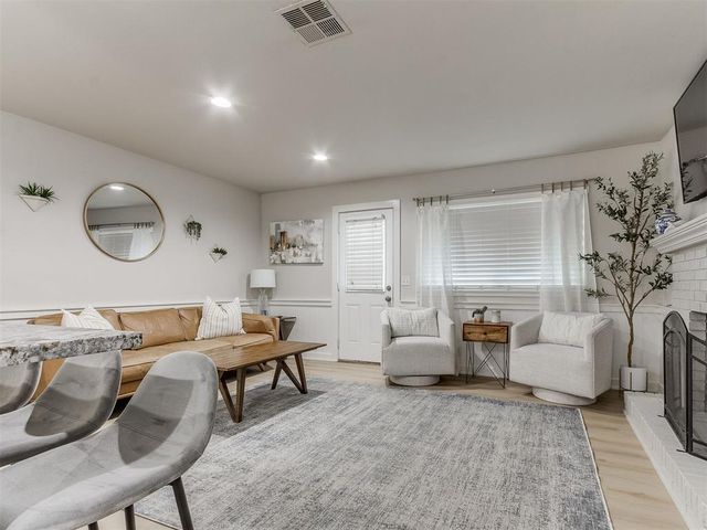2720 Chaucer Drive, The Village, OK 73120