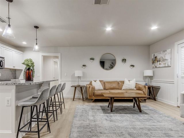 2720 Chaucer Drive, The Village, OK 73120