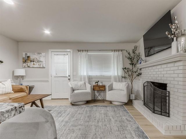 2720 Chaucer Drive, The Village, OK 73120