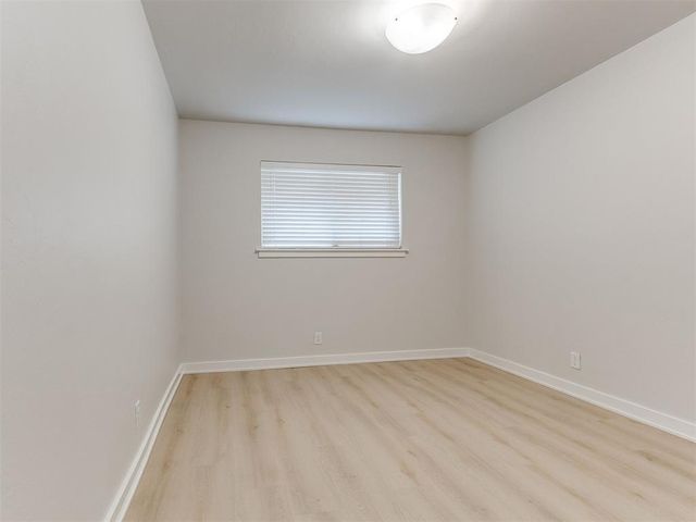 2720 Chaucer Drive, The Village, OK 73120