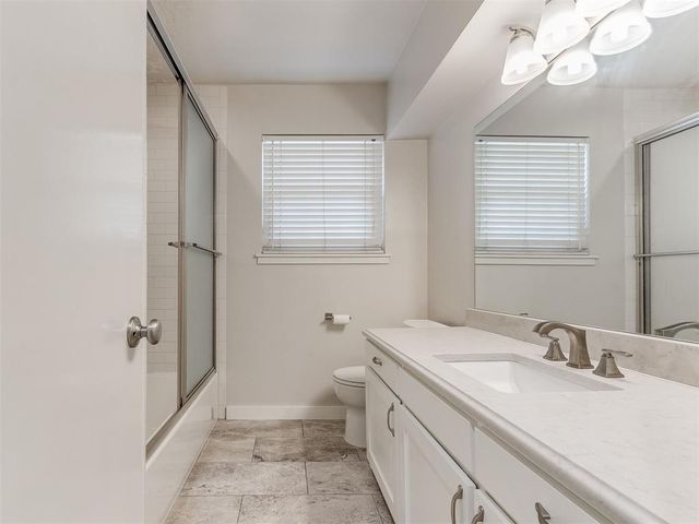 2720 Chaucer Drive, The Village, OK 73120