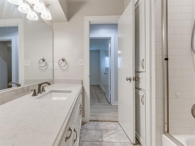 2720 Chaucer Drive, The Village, OK 73120