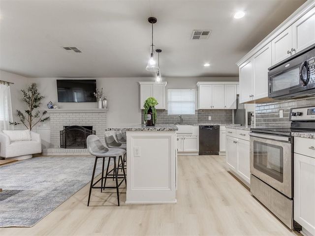 2720 Chaucer Drive, The Village, OK 73120