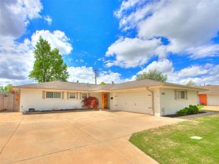 2720 Chaucer Drive, The Village, OK 73120