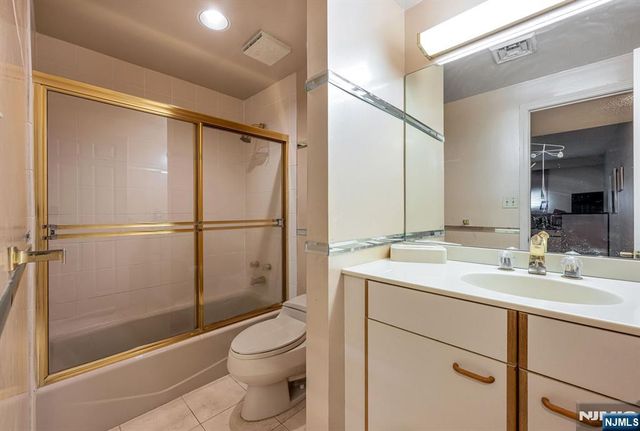 1360 Hamburg Turnpike 409, Wayne, NJ 07470