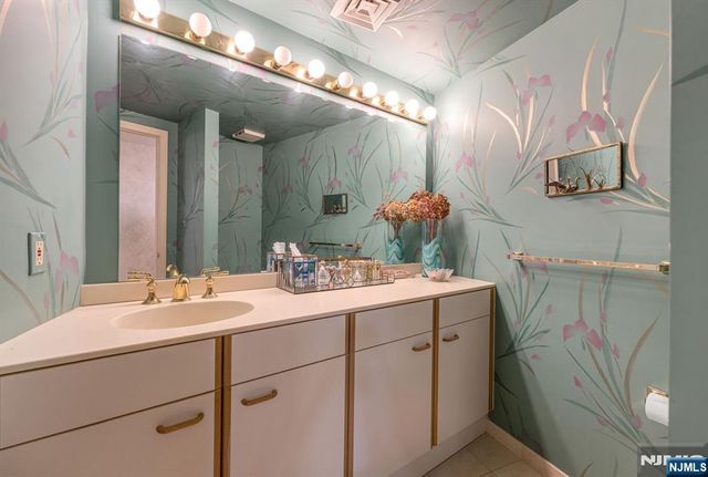1360 Hamburg Turnpike 409, Wayne, NJ 07470