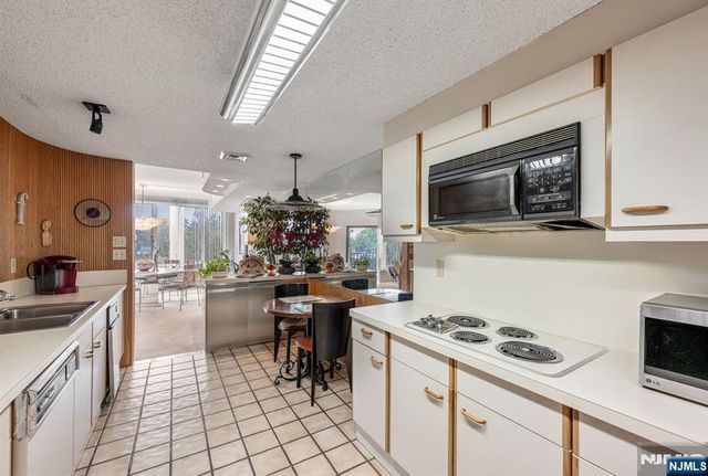1360 Hamburg Turnpike 409, Wayne, NJ 07470