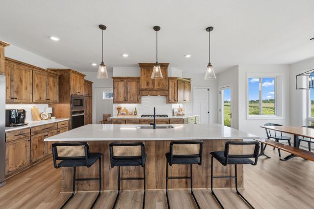7027 182nd Street W, Lakeville, MN 55044