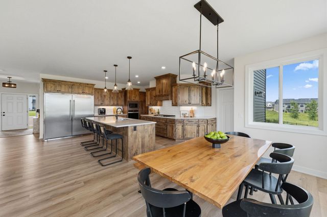 7027 182nd Street W, Lakeville, MN 55044