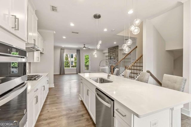 615 Fair View Circle, Roswell, GA 30076