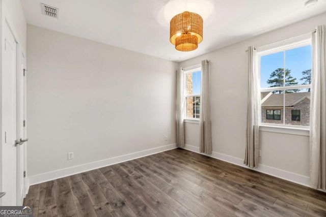 615 Fair View Circle, Roswell, GA 30076