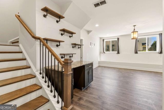 615 Fair View Circle, Roswell, GA 30076