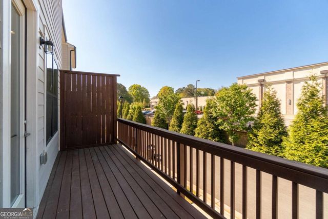 615 Fair View Circle, Roswell, GA 30076